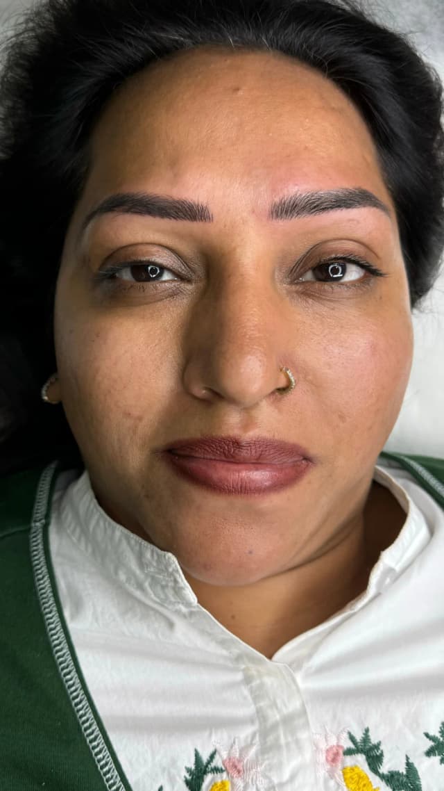 Combination Brows with natural hair strokes